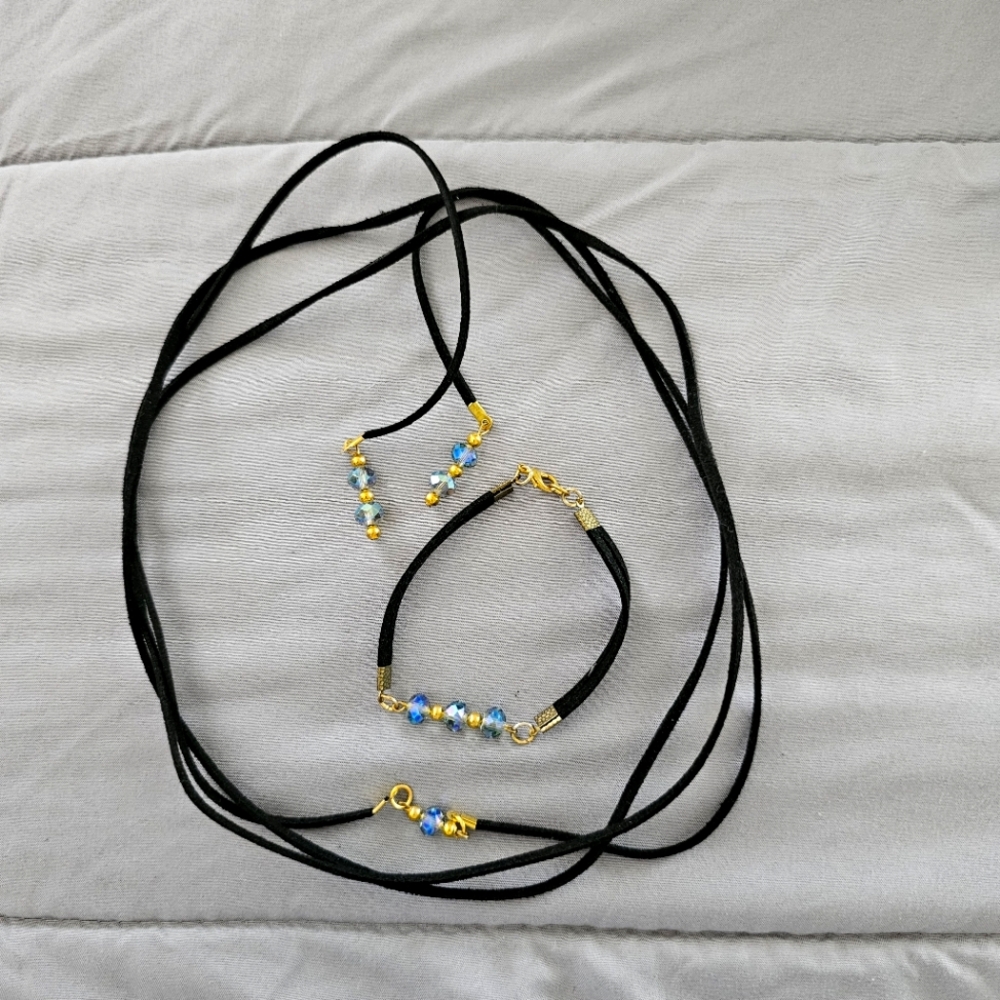 Beaded Choker Collar and bracelet